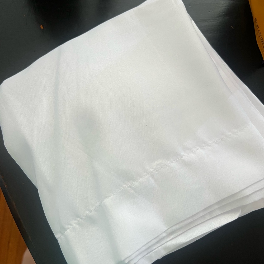 Luxurious White Bedding Sheet